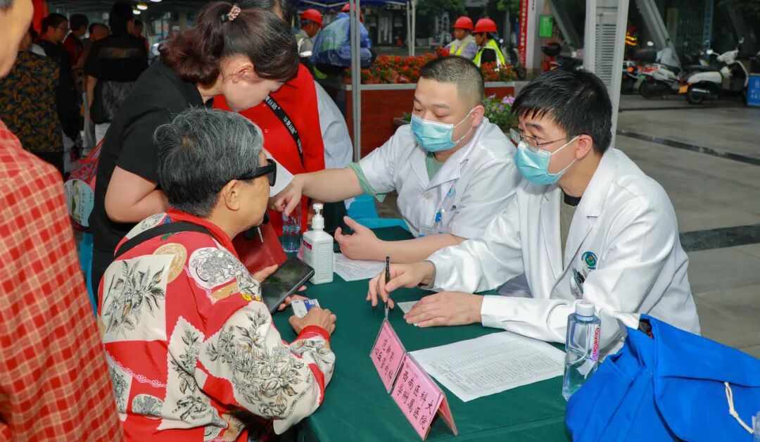 【人医动态】中外大咖下沉赋能 医联共建提质惠民