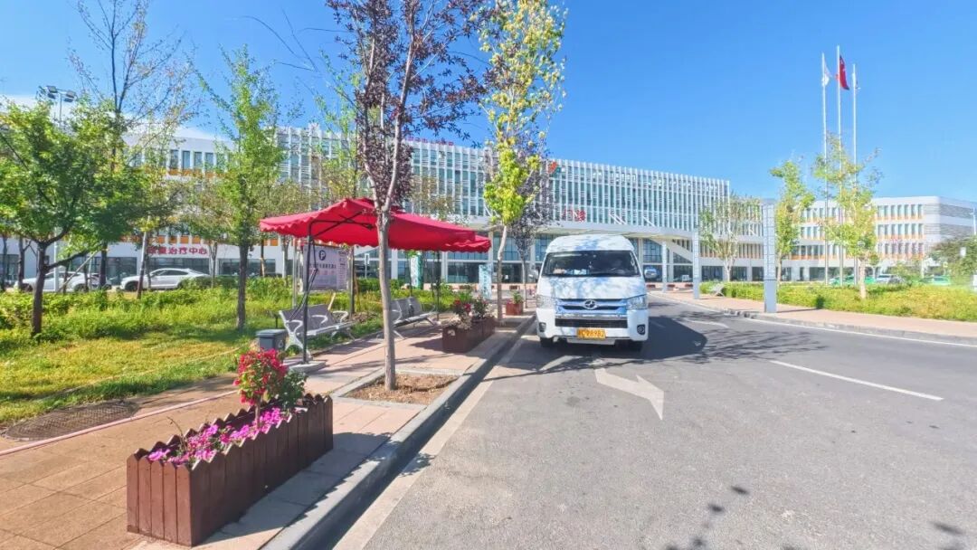 【优质服务】从小庭院到大花园:石河子市人民医院打造花园式医院