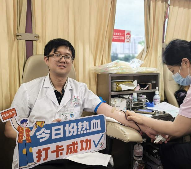 近 5 万毫升,为生命续航!二附院百余名职工撸袖献血,温暖守护