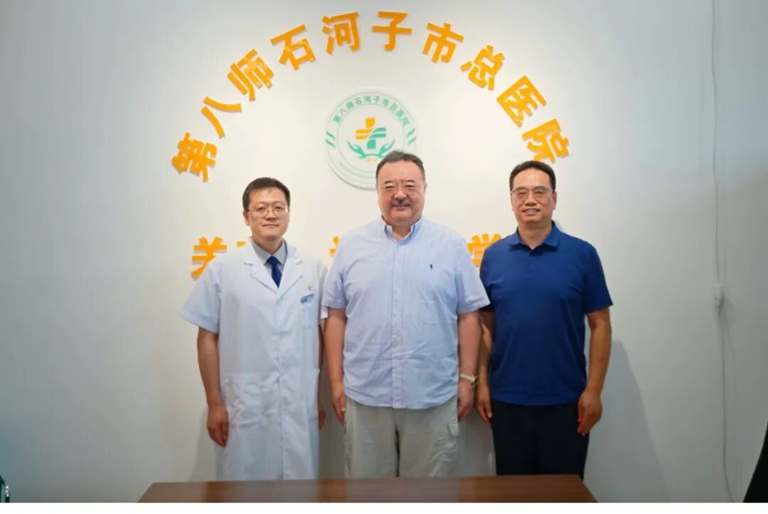 【科室动态】加拿大工程院院士孟庆虎教授到我院关节·运动医学科指导机器人辅助关节置换工作