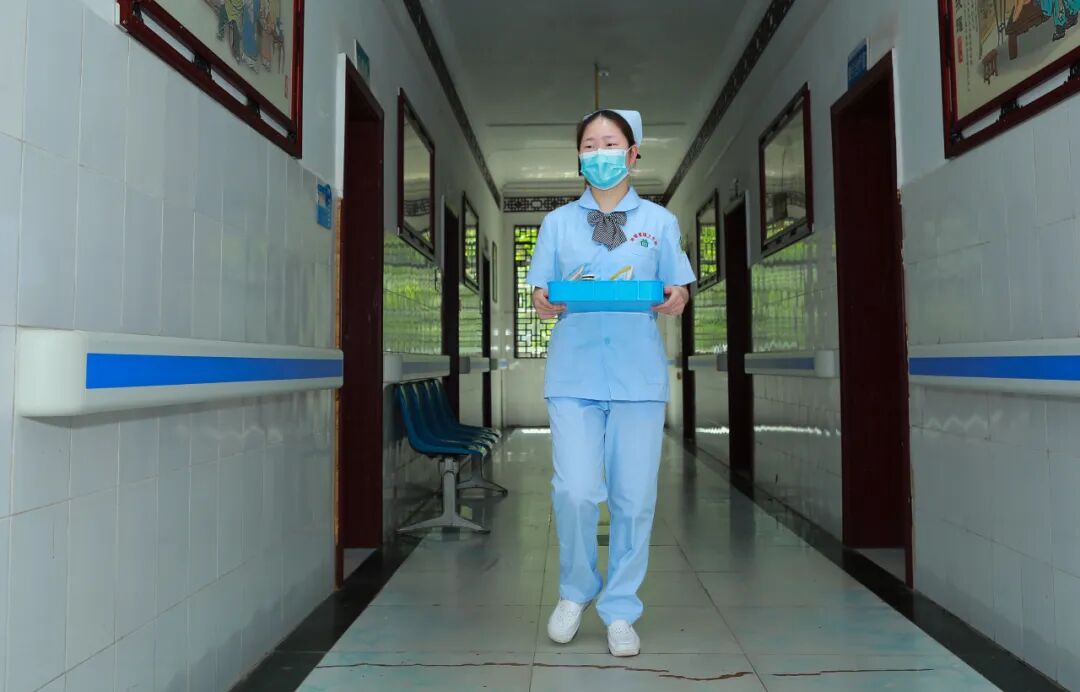 【人医榜样】扎根基层守初心 以爱为帆护健康——记合江县人民医院医共体优秀护士税佳