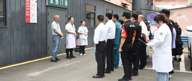 强化应急能力 守护群众健康 | 河科大二附院开展发热门诊输入性传染病应急处置演练