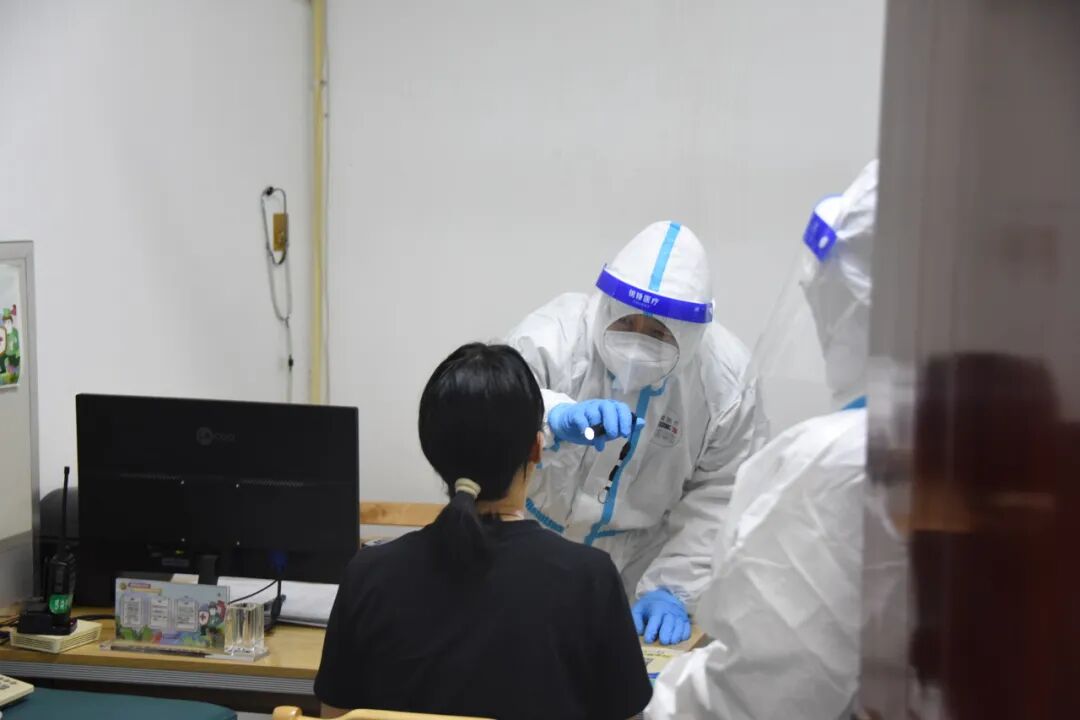 强化应急能力 守护群众健康 | 河科大二附院开展发热门诊输入性传染病应急处置演练