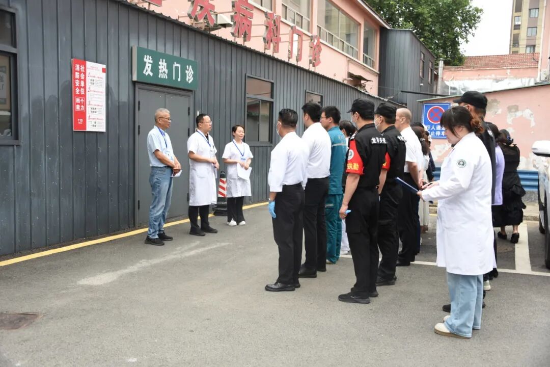 强化应急能力 守护群众健康 | 河科大二附院开展发热门诊输入性传染病应急处置演练