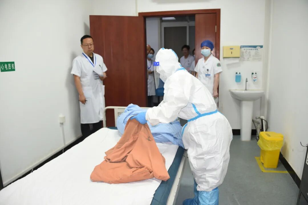 强化应急能力 守护群众健康 | 河科大二附院开展发热门诊输入性传染病应急处置演练