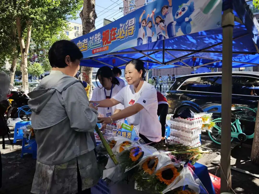 笔锋所至梦想花开,清晰视野共赴未来——2026 沈阳中考开考,辽宁爱尔百人志愿团暖心护航