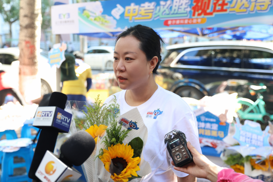 笔锋所至梦想花开,清晰视野共赴未来——2026 沈阳中考开考,辽宁爱尔百人志愿团暖心护航