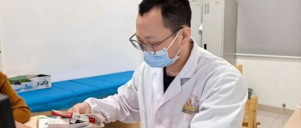 年度十佳 | 徐进：坚守医者初心 守护肾脏健康