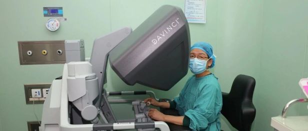 首例！淮安市一院完成机器人辅助孕中期宫颈环扎术 守护反复流产孕妈