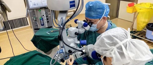 年度十佳 | 徐鸿飞：以技术解病痛 以仁心换安心