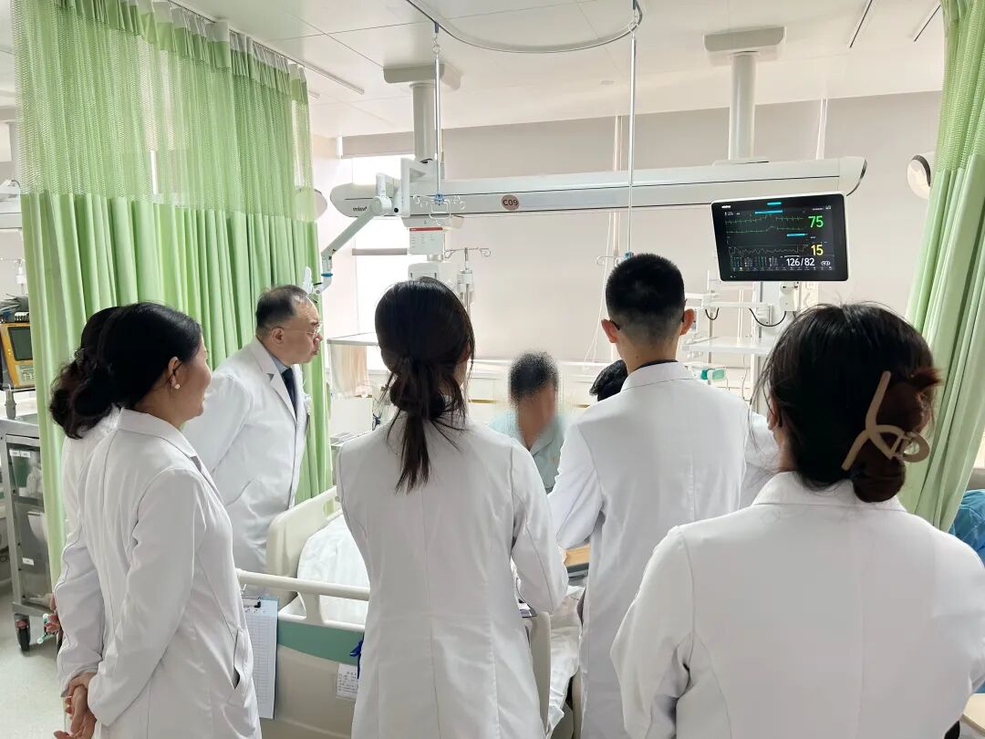 血栓需抗凝，而颅内要止血！四种危重症叠加，医生如何化解相悖困局？