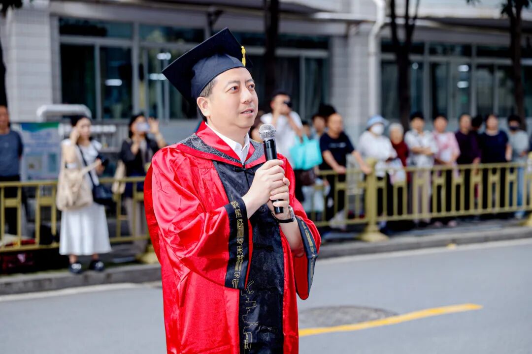 七秩承医脉 乘风赴星河｜西安交大一附院 2026 届研究生毕业典礼和毕业音乐会圆满举行