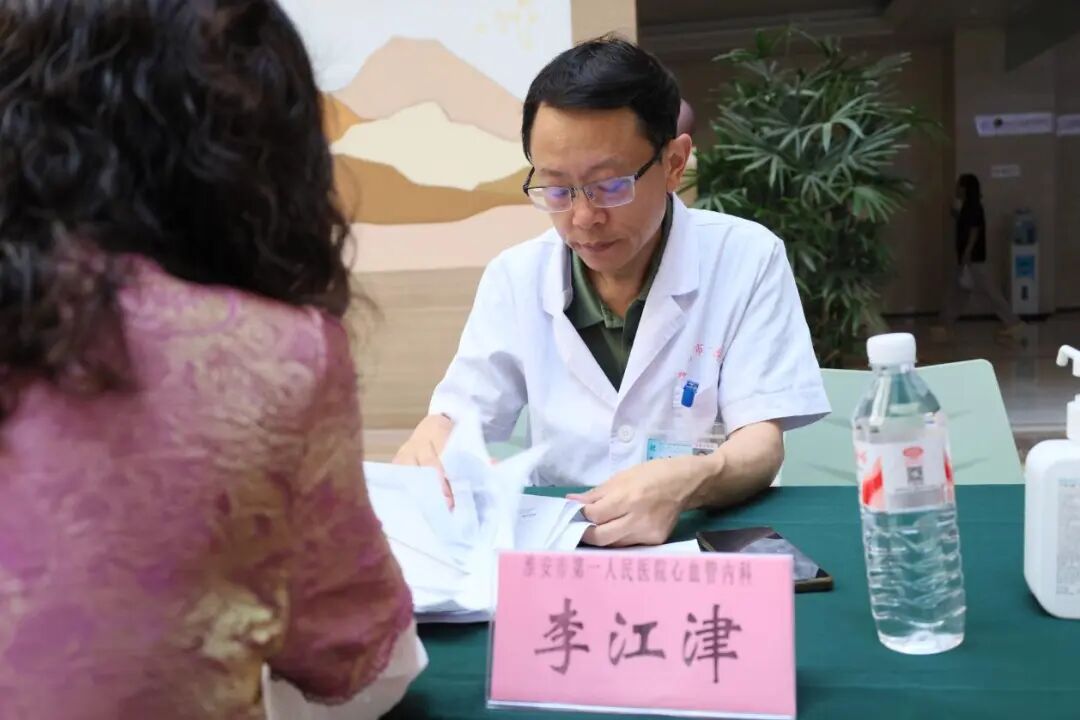 淮安市一院副院长张红率多学科专家团队赴淮安医院开展巡回医疗活动