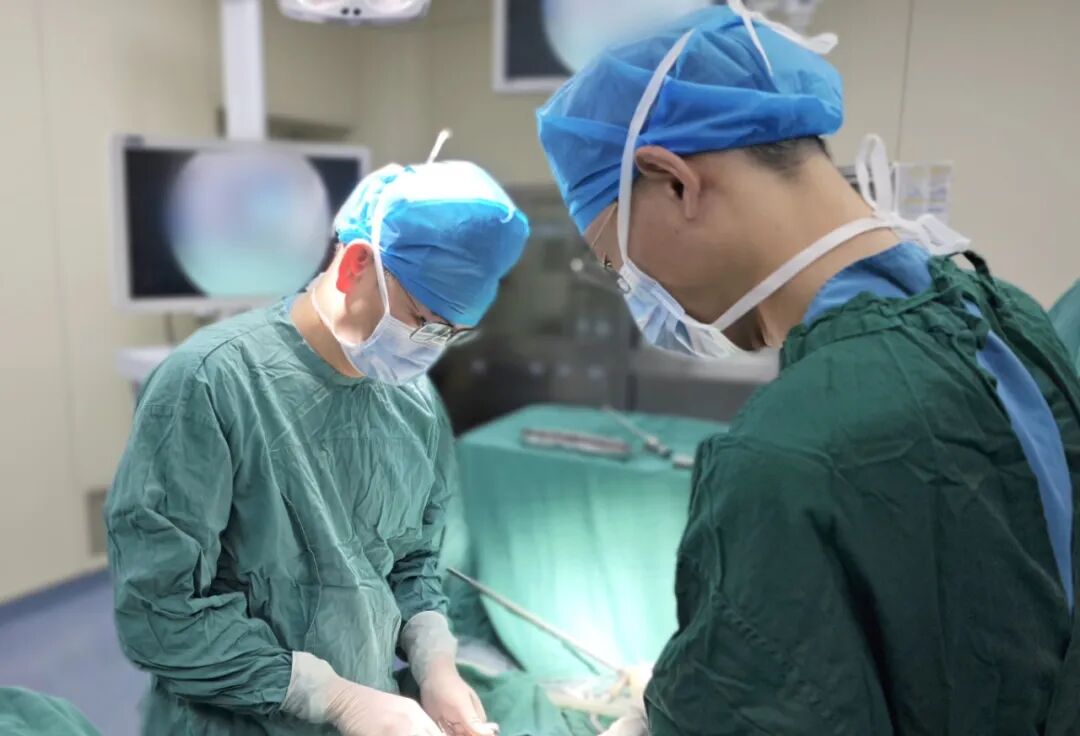 肝脏碎裂、腹腔积血3500ml!17岁少年获救
