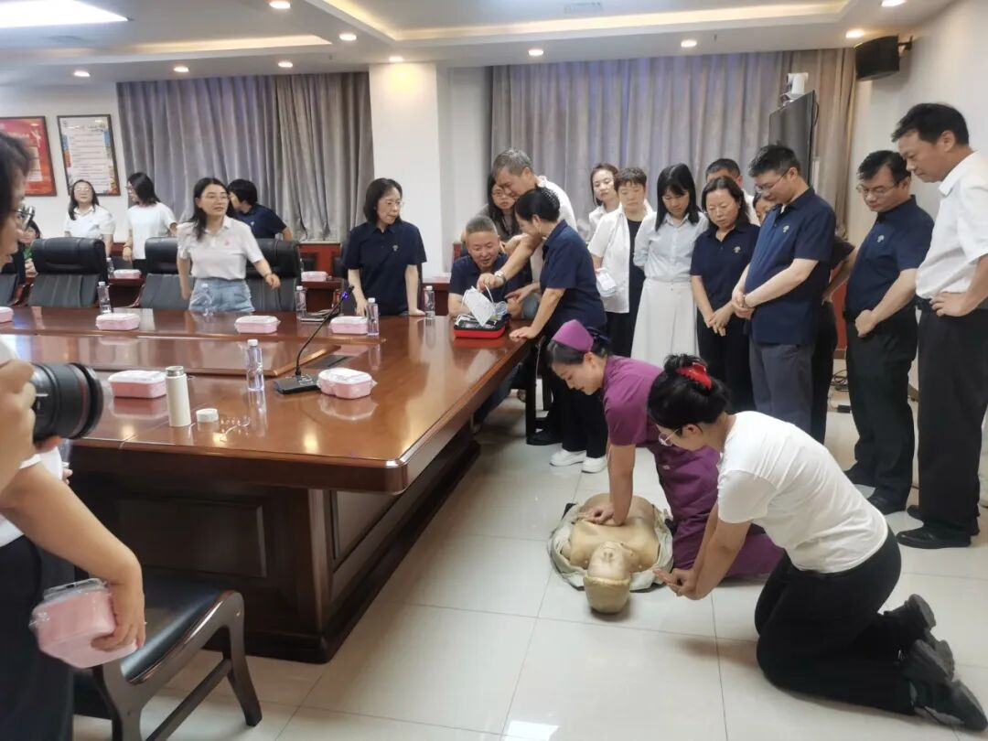 【企事业合作】燕达医院急诊医学科走进中铁隧道集团二处有限公司普及急救知识与技能