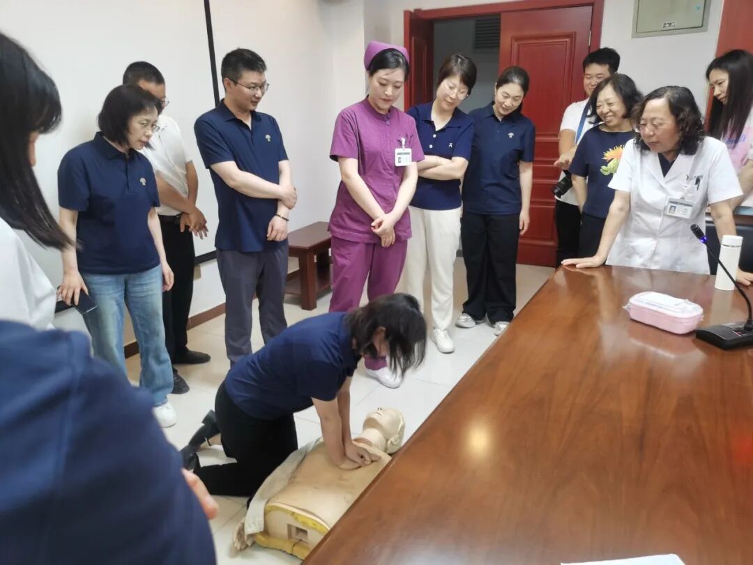 【企事业合作】燕达医院急诊医学科走进中铁隧道集团二处有限公司普及急救知识与技能