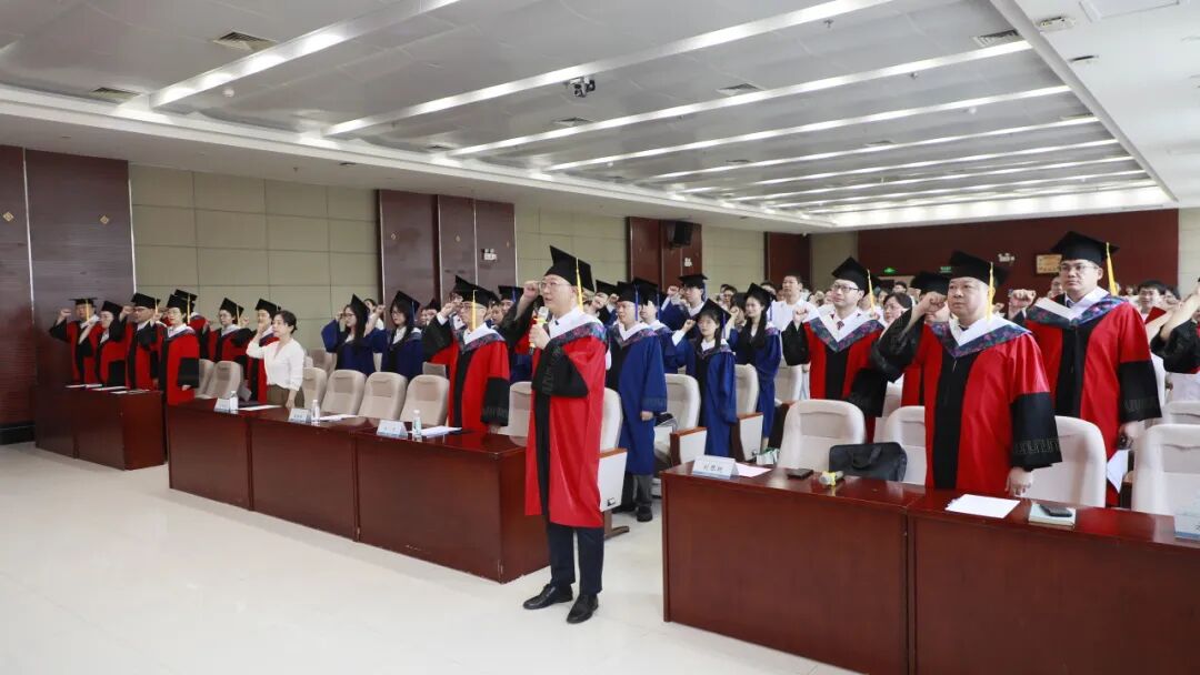 逐梦行医路 启航新征程 ——湖北省第三人民医院举行2026届住培学员结业暨临床医学专业硕士研究生毕业典礼