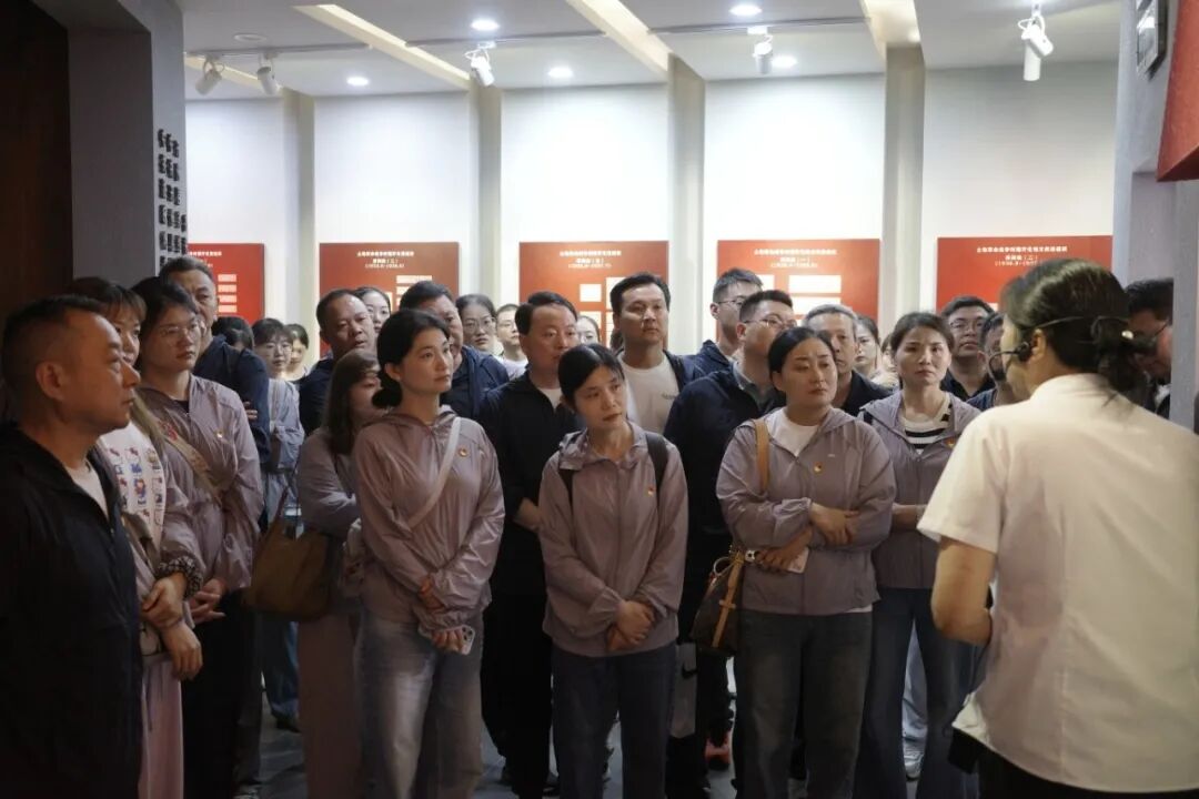 党徽映红途 医者忆初心|黄山华泽医院党总支赴浙皖特委旧址开展七一主题教育活动