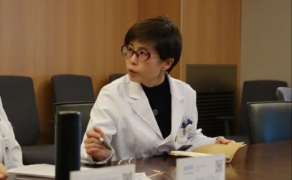 直面高龄癌痛,国文医院妇科放化疗科为 80 岁多重基础病患者定制卵巢癌「周疗」方案