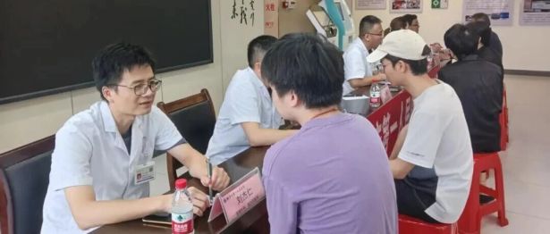 为民办实事|巡回医疗队四次走进韶山，把三甲医院“搬”到群众家门口