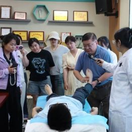 脊柱肌骨疼痛“筋骨并治”中西医综合手法实操培训班在河北燕达医院圆满落幕