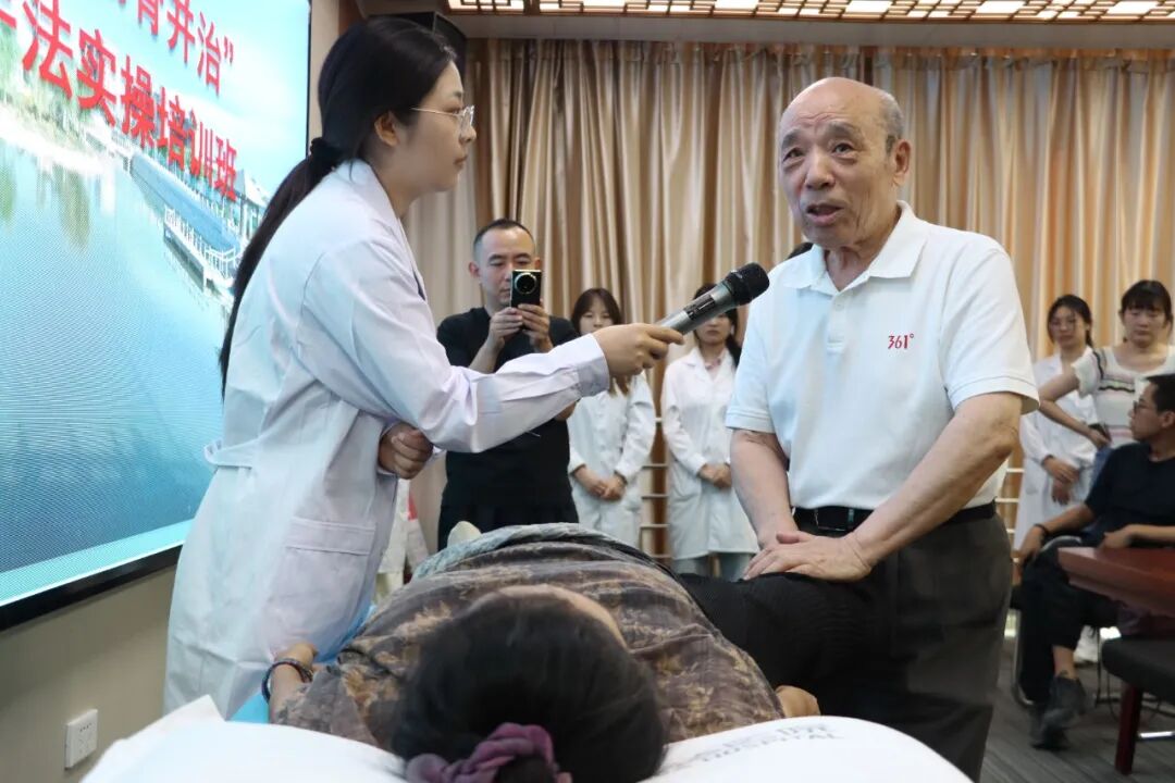 脊柱肌骨疼痛“筋骨并治”中西医综合手法实操培训班在河北燕达医院圆满落幕