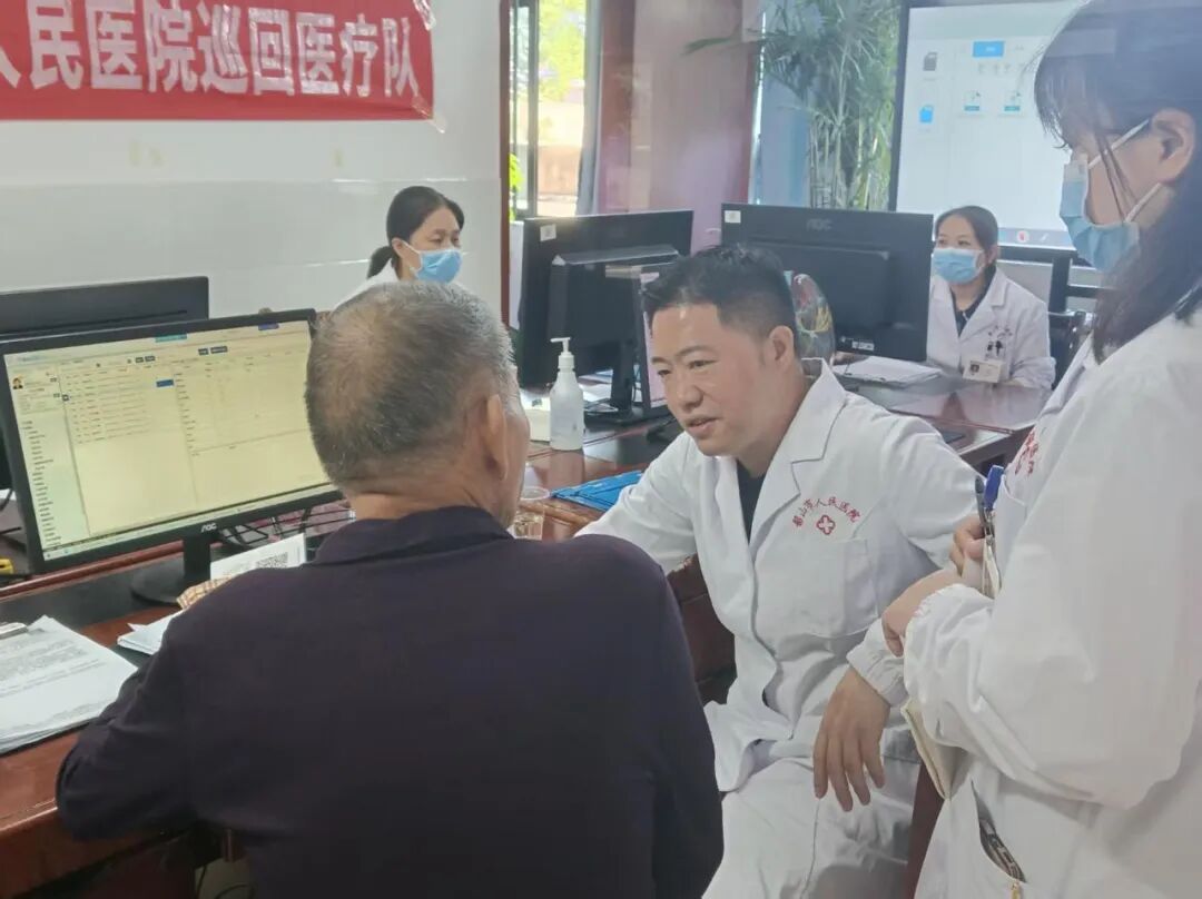 为民办实事|巡回医疗队四次走进韶山，把三甲医院“搬”到群众家门口