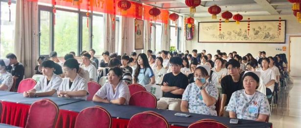 筑牢实习根基，赋能临床成长｜我院组织近百名医学生开展实习生岗前集中培训
