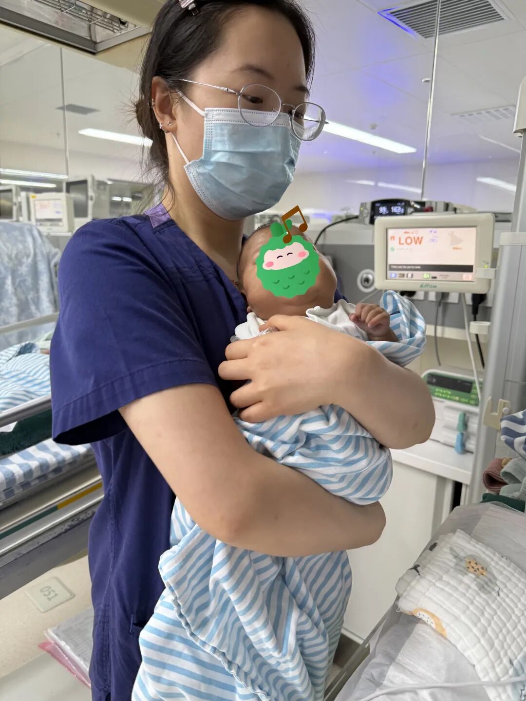 深妇幼第 8 例 22 周超早产儿顺利「毕业」回家啦!