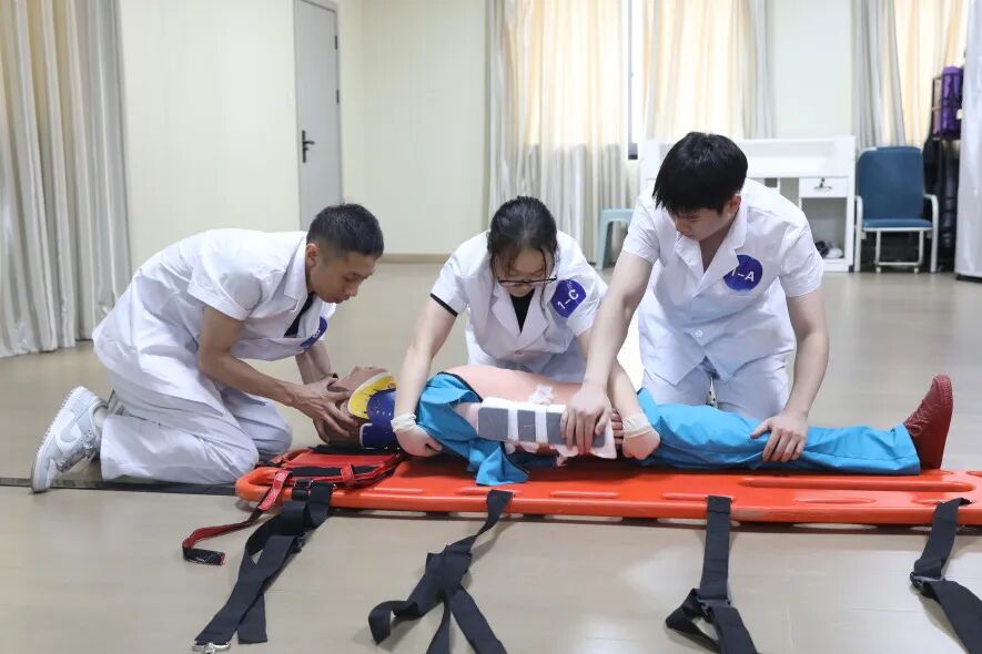 以赛促练强技能 守护生命显担当——2026 年成都百万职工劳动和技能大赛金堂县卫生健康系统急救技能比赛成功举办