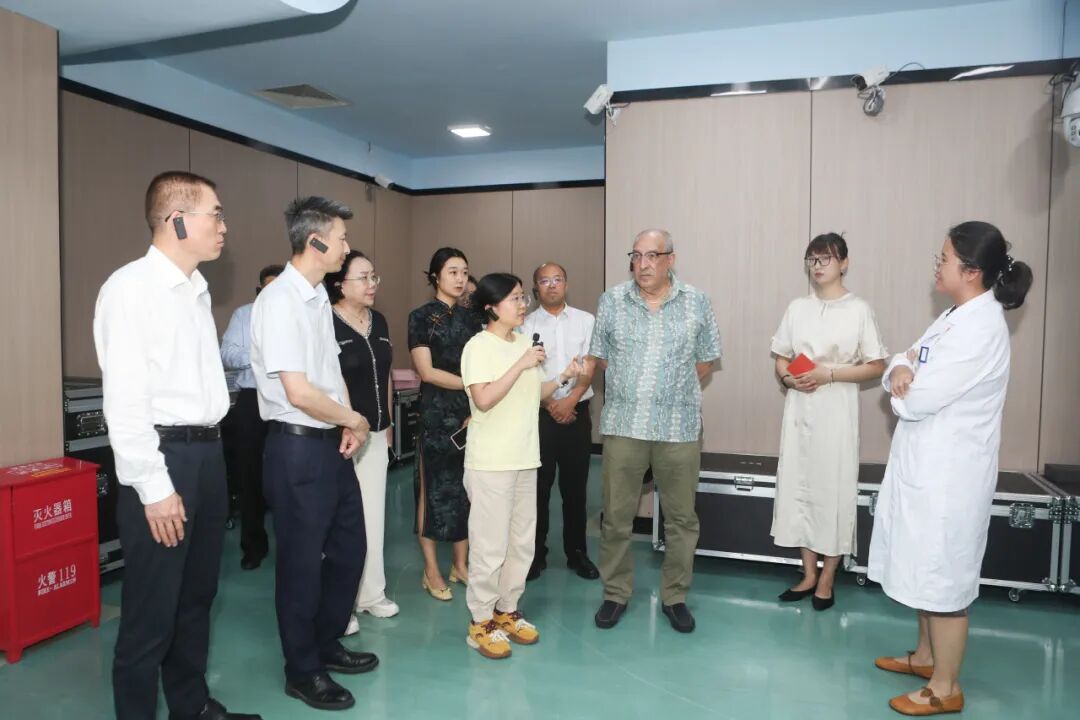 摩洛哥驻华大使阿卜杜勒卡德尔·安萨里一行到访绵阳市中心医院