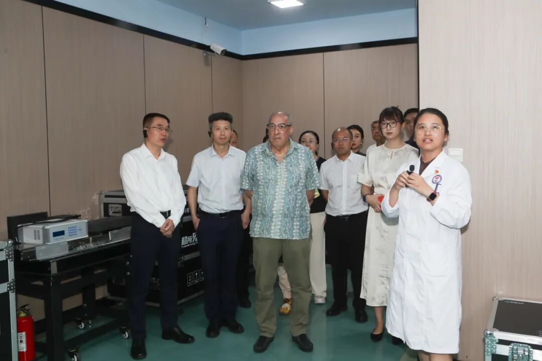 摩洛哥驻华大使阿卜杜勒卡德尔·安萨里一行到访绵阳市中心医院