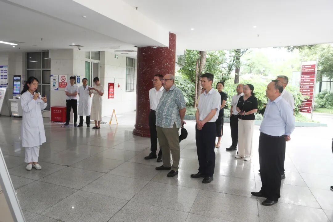摩洛哥驻华大使阿卜杜勒卡德尔·安萨里一行到访绵阳市中心医院