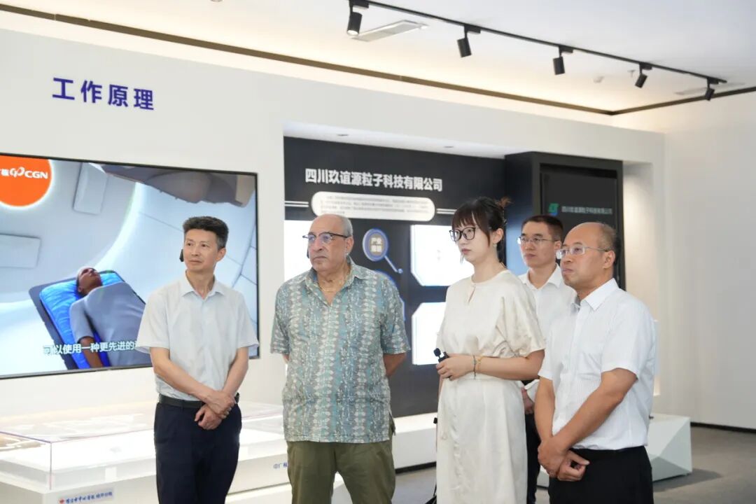 摩洛哥驻华大使阿卜杜勒卡德尔·安萨里一行到访绵阳市中心医院