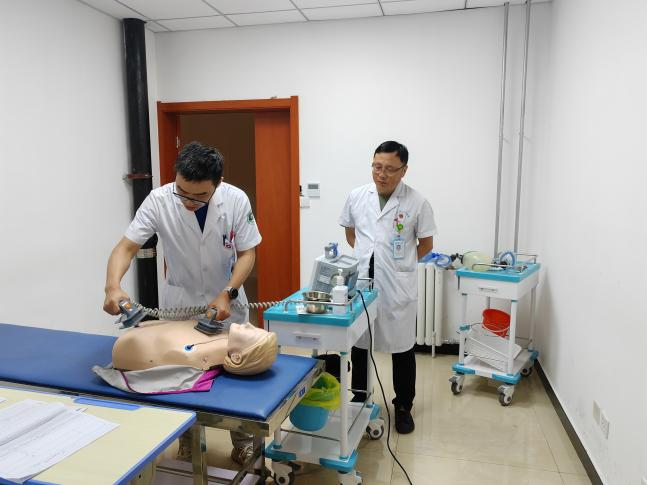 以考促练，以练促学 | 河科大二附院开展心肺复苏、电除颤急救技能考核