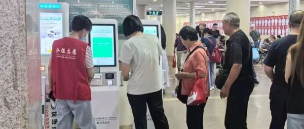 医务社工驻一线，贴心服务暖民心 | 桂医大一附院工作日志愿服务纪实