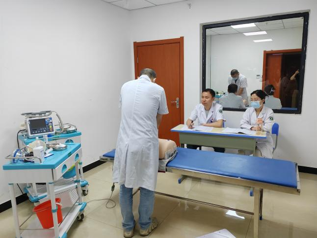 以考促练，以练促学 | 河科大二附院开展心肺复苏、电除颤急救技能考核