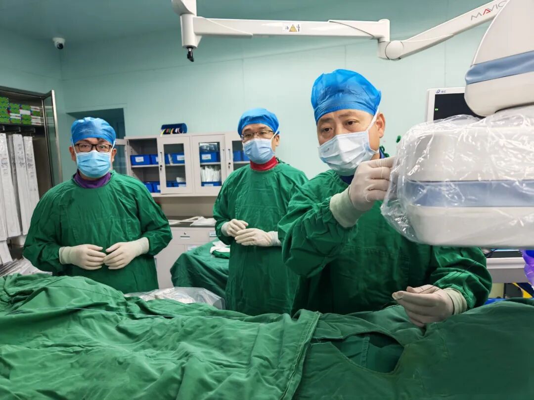 国家级肿瘤微创治疗新技术落地石河子：高端医疗装备推广应用项目“康博刀®肿瘤冷热消融治疗设备推广应用研讨会”在石河子市人民医院举办
