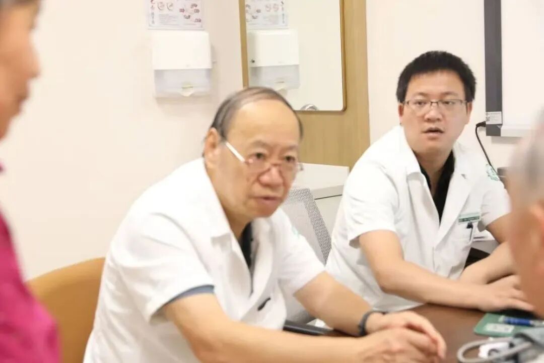 学术赋能,守护“心”健康|屈百鸣教授莅临黄山华泽医院开展专题学术讲座
