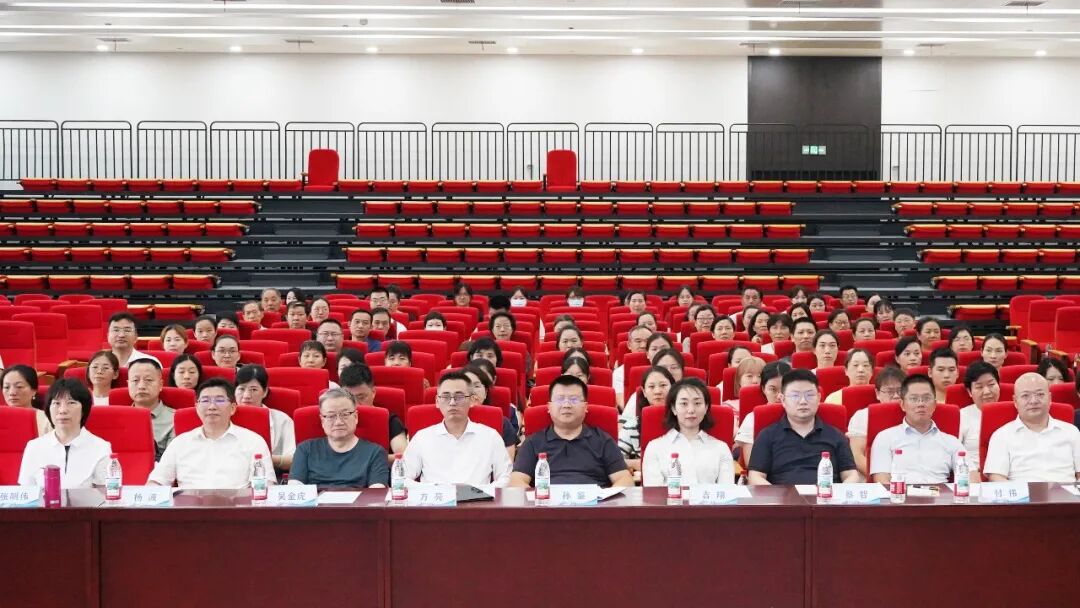 “知津·医道”第一届基层医务人员服务能力提升培训班圆满落幕，400余名基层医务骨干齐聚长江新区共筑健康网底