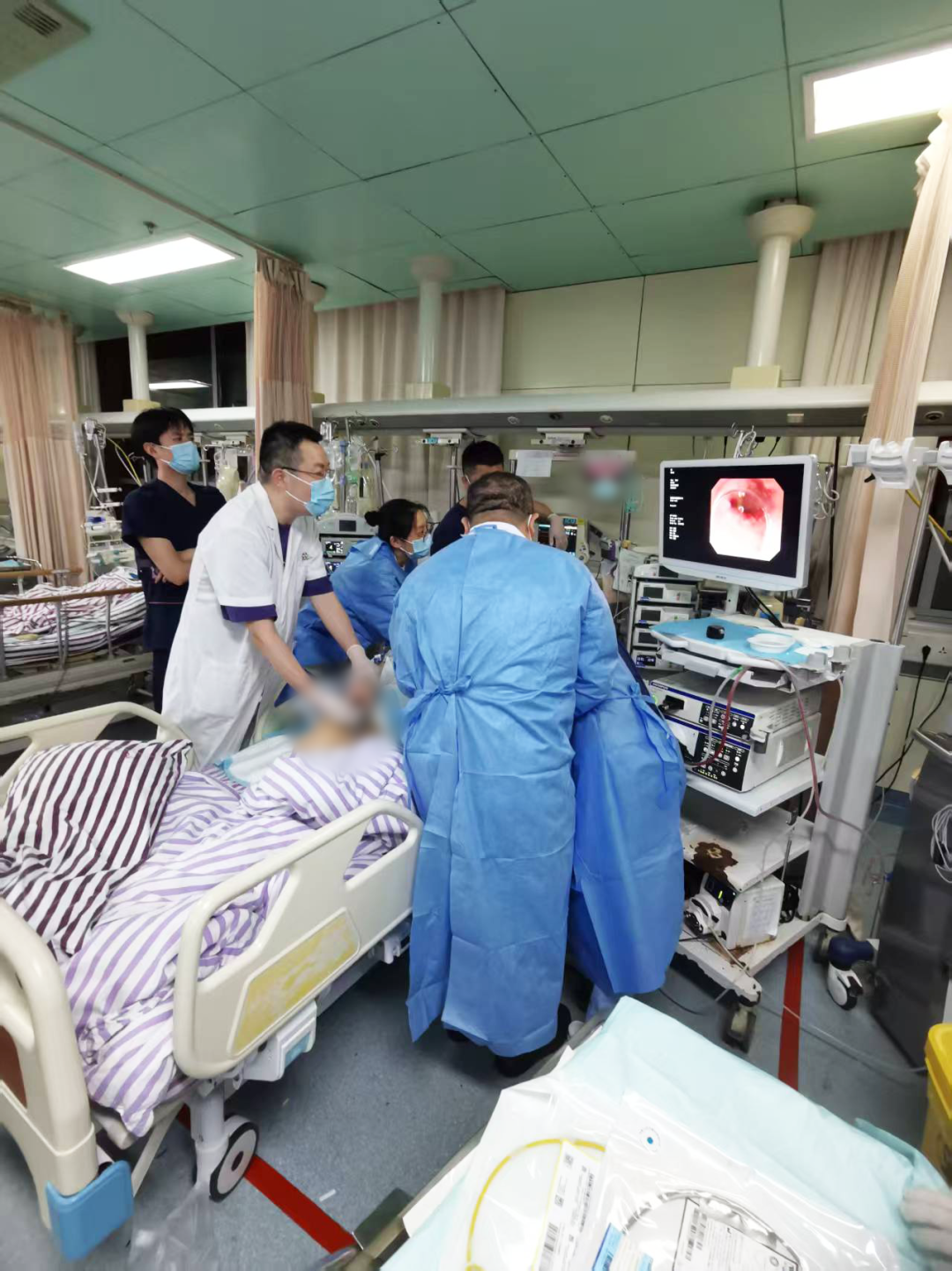 生死时速！我院多学科协作成功抢救一例重症上消化道大出血患者