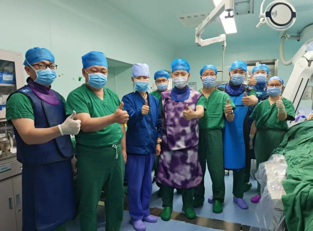 国家级肿瘤微创治疗新技术落地石河子：高端医疗装备推广应用项目“康博刀®肿瘤冷热消融治疗设备推广应用研讨会”在石河子市人民医院举办