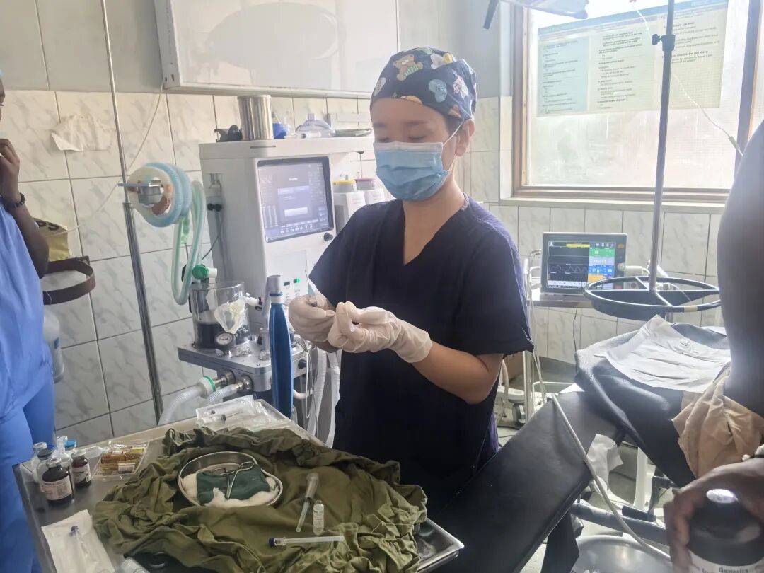 跨越万里践初心 仁术援非载誉归——河科大二附院两名援赞医疗队员圆满完成任务凯旋