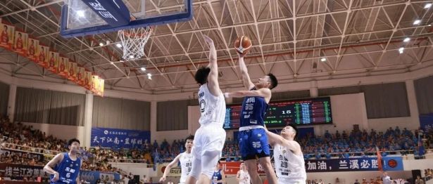 凌晨紧急电话！浙BA球员赛后疼到冒冷汗，医生仅一根小针快速“解围”！