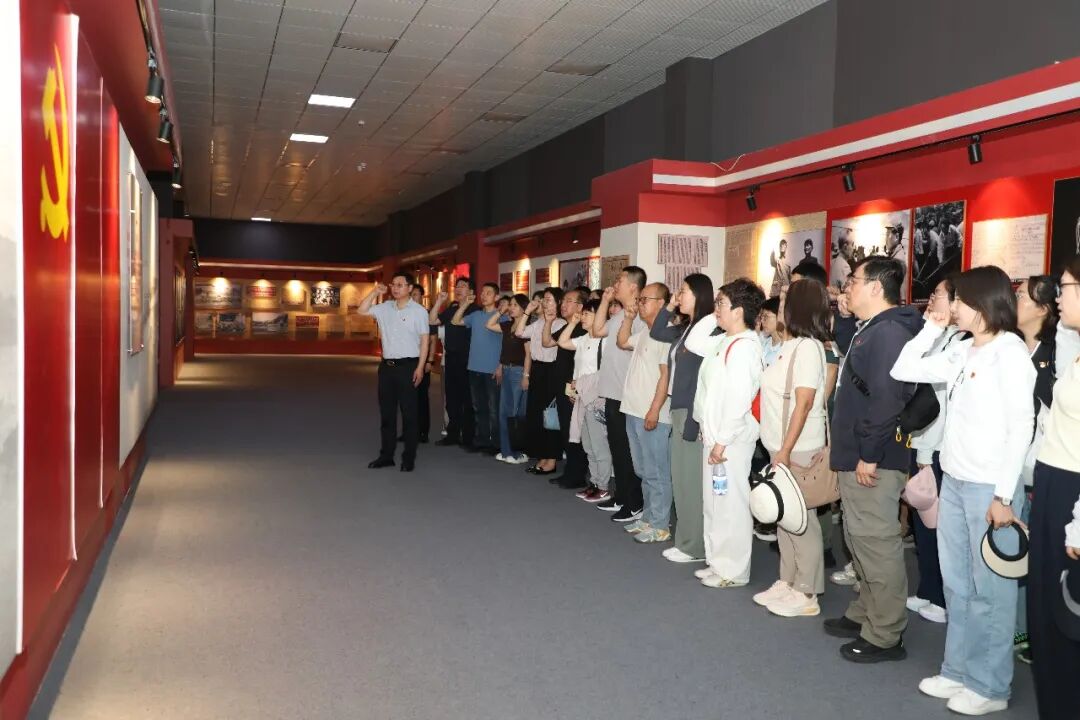 赓续红色血脉 淬炼医者初心 | 包头市肿瘤医院开展庆祝建党 105 周年主题党日活动