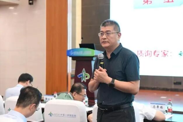 交大一附院召开2026年度重点任务中期考核答辩会