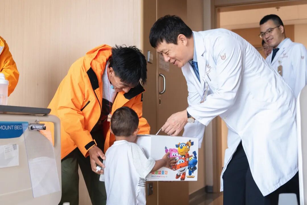 公益接力！在和祐医院，来自西藏、青海的他们重获健康