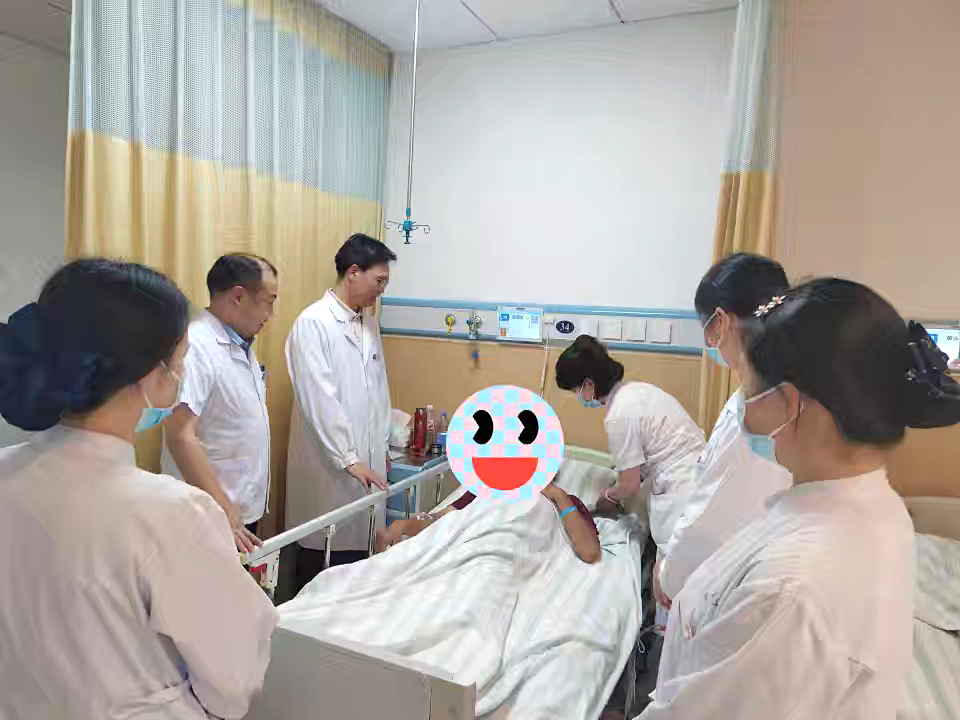 79岁高龄多病老人险透析!我院肾内泌外联手逆转重度肾损伤