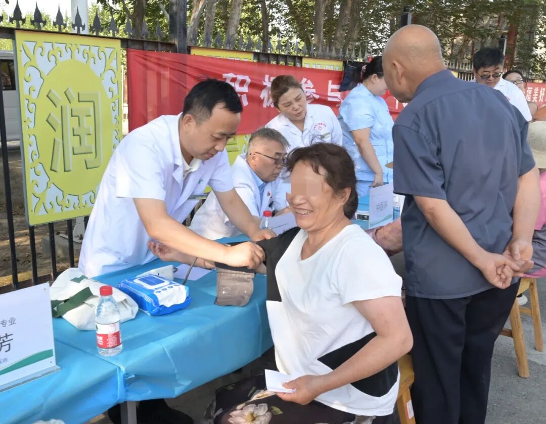 【义诊服务】全域同心护健康 巡诊送医到连队 ——优质健康服务直达石总场北泉镇职工群众心坎