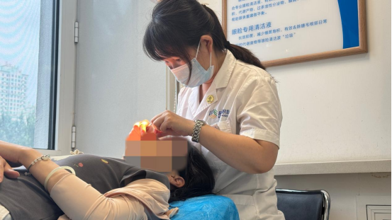 海外求学睑板腺囊肿久治未愈,留学生返乡专程赴哈找王鹤主任诊疗